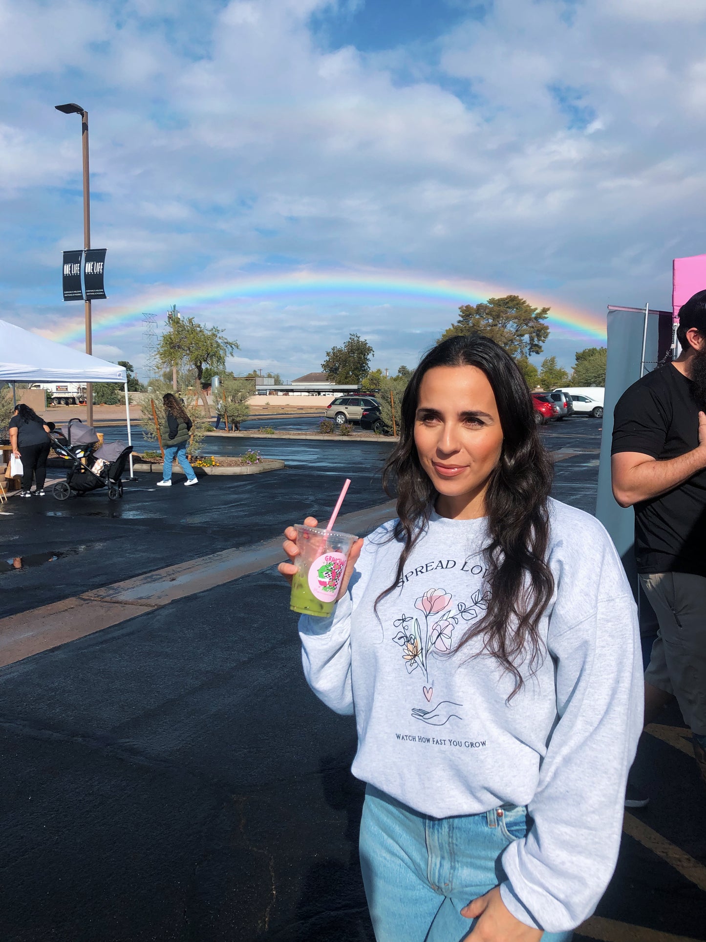 Spread Love - Crewneck Sweater